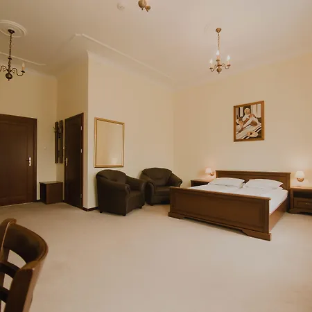 فندق Cesarski - Kaiserhof 3*