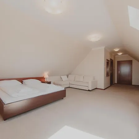 فندق Cesarski - Kaiserhof 3*